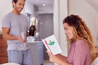 What to Say in an Anniversary Card: 50 Messages From the Heart